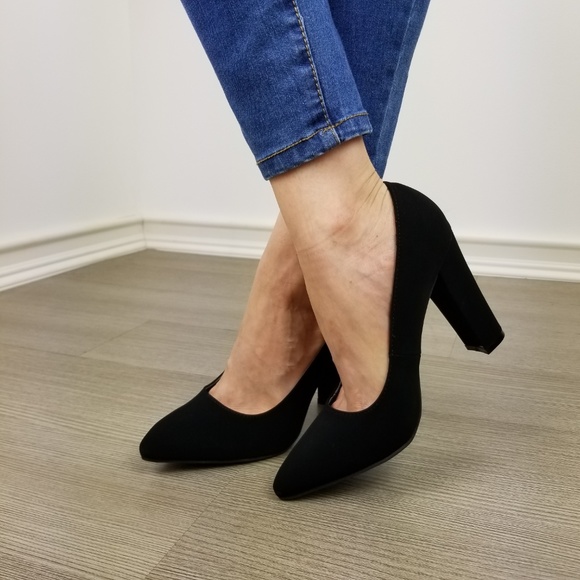 Pointy toe black velvet pumps - Picture 5 of 8
